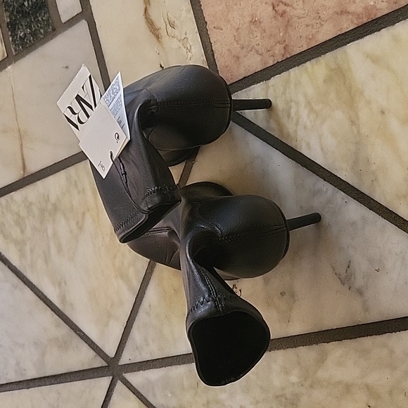 ZARA - Picture 2 of 4